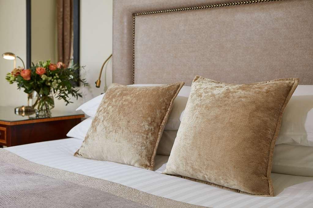Macdonald Frimley Hall Hotel & Spa Camberley Oda fotoğraf